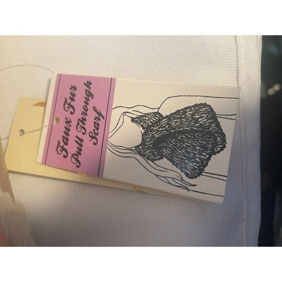 New Collection Eighteen Scarf Faux Fur Pull Through Cream 39x6" - Picture 3 of 6